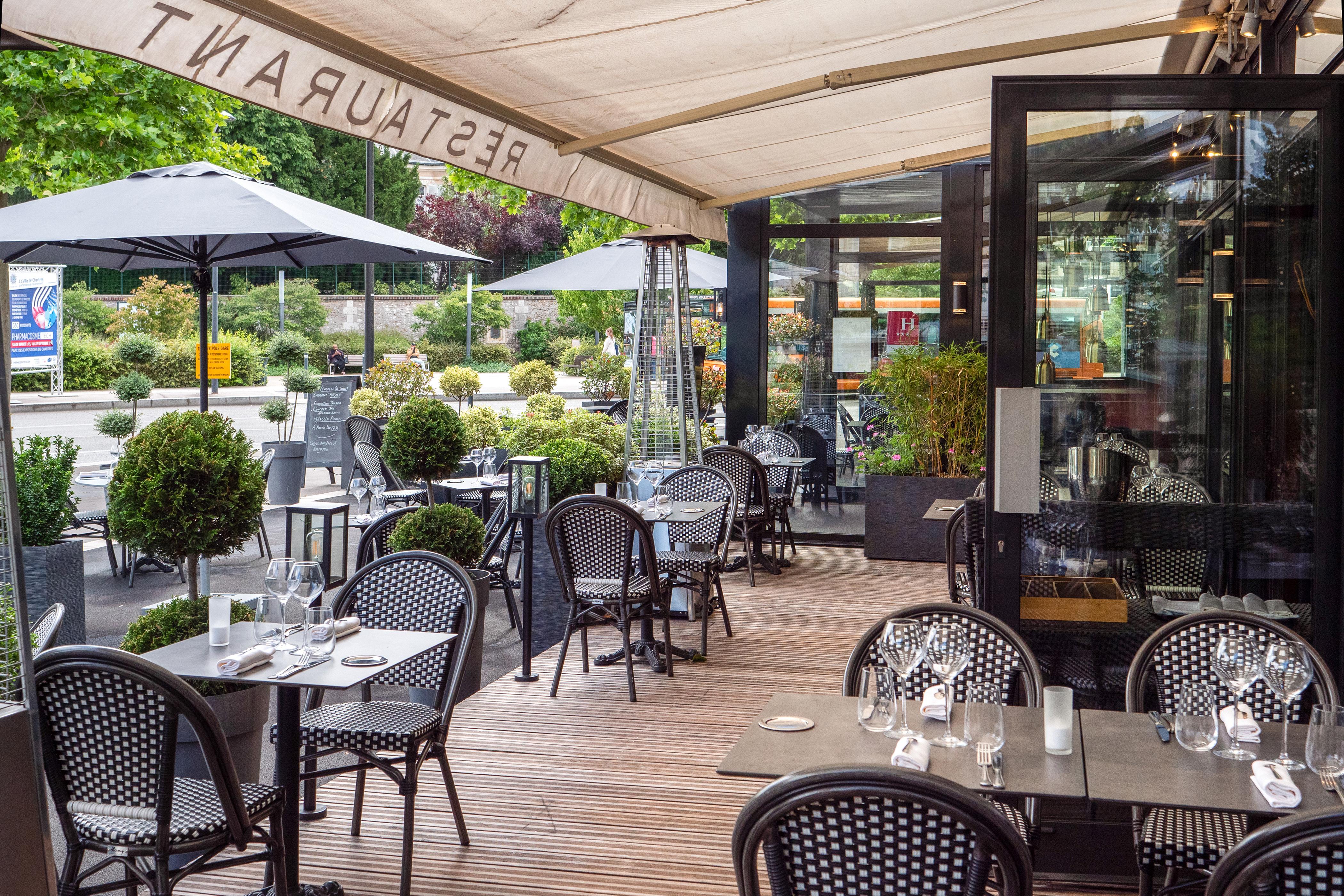 Le Boeuf Couronne - Hotel & Restaurant Chartres- Logis Hotels Exterior photo